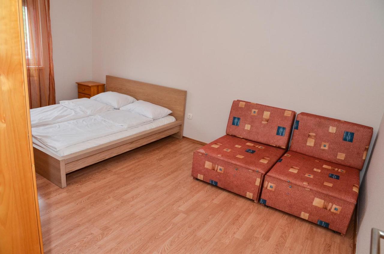 Gabor Aron Apartman Lejlighedshotel Hajdúszoboszló Eksteriør billede